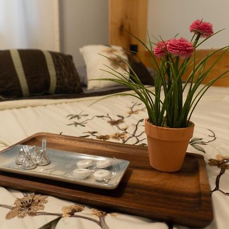 Trinity Escapes - Two Bedroom Two Bathroom Full Apartment Near Airport Анкоридж Экстерьер фото