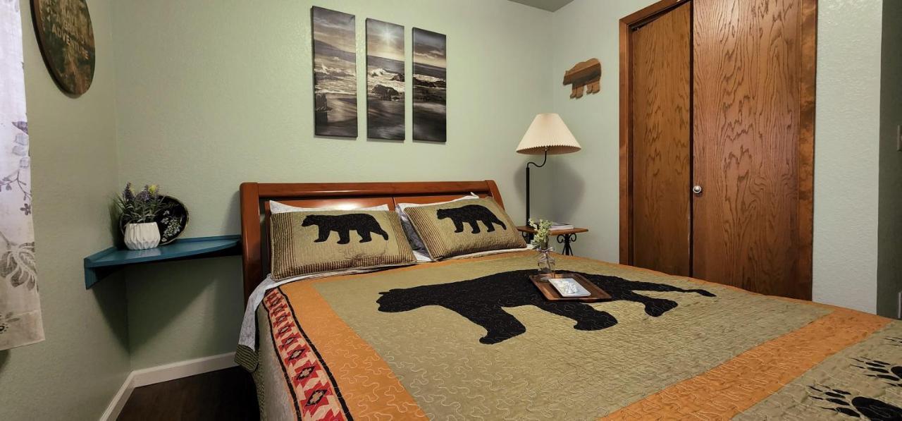 Trinity Escapes - Two Bedroom Two Bathroom Full Apartment Near Airport Анкоридж Экстерьер фото